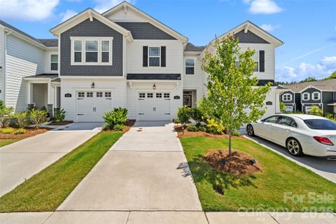 608 Cassidy Court active home in Arbor Chase, Clover, SC