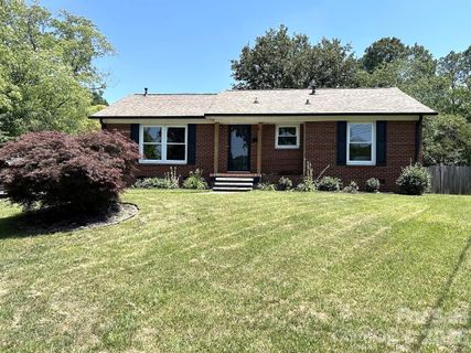 7113 Sterncrest Place active home in Starmount, Charlotte, NC