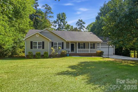 1001 Highland Woods Drive pending home in Highland Woods, Kannapolis, NC