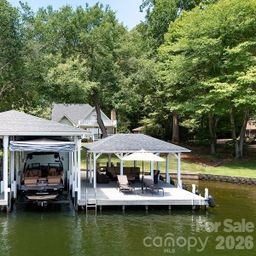 136 Lakeland Circle