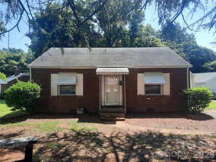 534 W 28th Street active home in Graham Heights, Charlotte, NC