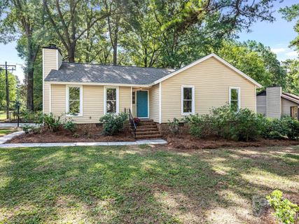 9501 Buckskin Lane pending home in Timber Creek, Charlotte, NC