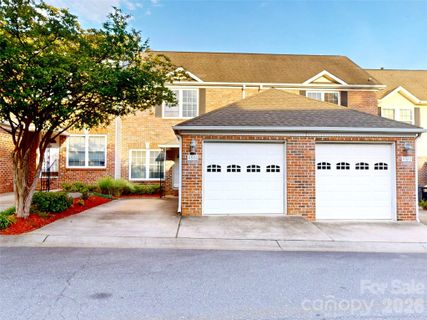 4326 Laurel Hill Lane active home in Adare Townhomes, Charlotte, NC