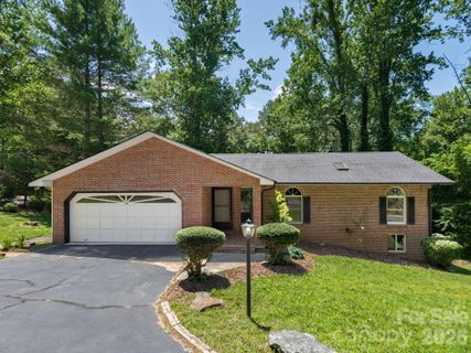 19 Loggers Run active home in Rambling Ridge, Hendersonville, NC