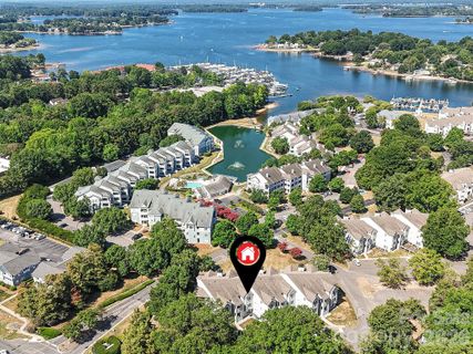 18817 Nautical Drive pending home in Admirals Quarters, Cornelius, NC