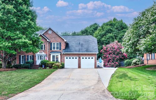 2131 Shadwell Court active home in Jefferson Woods, Gastonia, NC