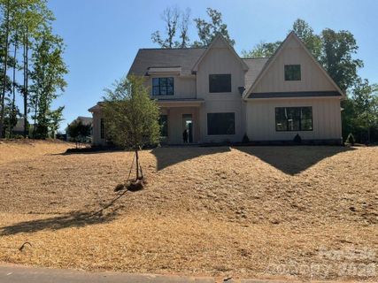 815 Lakeforest Drive