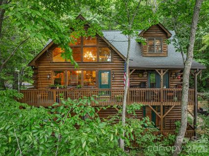 30 Rhododendron Drive pending home in Smoky Mountain Retreat, Waynesville, NC