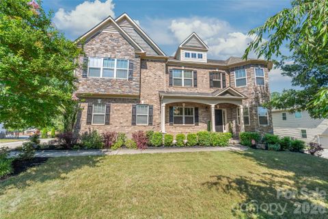 1406 Laurel Hill Drive pending home in Briarcrest North, Waxhaw, NC