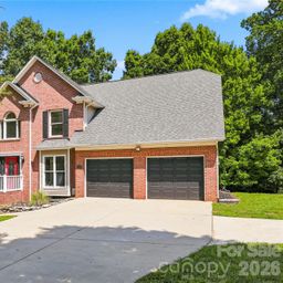 122 W Tattersall Drive