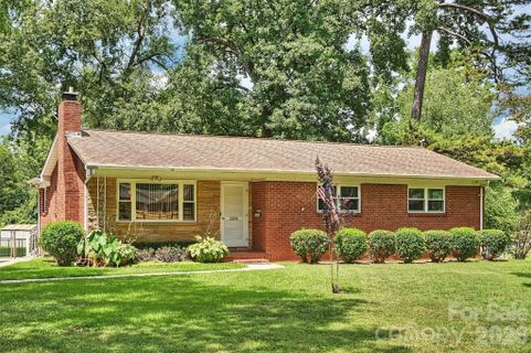 2134 Bromwich Road pending home in Westerly Hills, Charlotte, NC