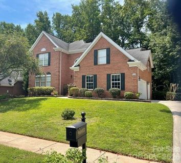 9008 Brentfield Road pending home in Birkdale, Huntersville, NC