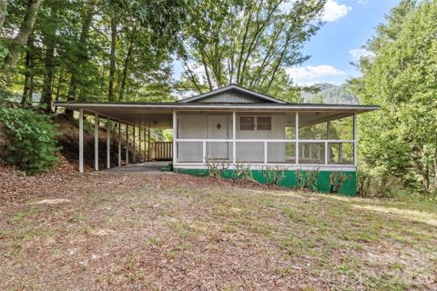 144 Florida Hill Drive active home in Scenic View, Green Mountain, NC