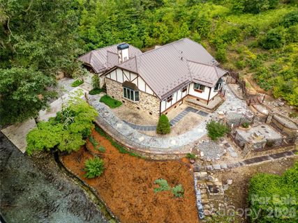 275 Hubbard Hollow Road active home in Indian Camp Mountain, Rosman, NC