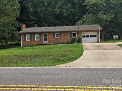 2553 Hickory Highway