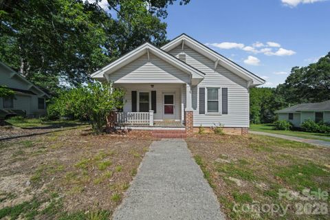709 N 5th Street