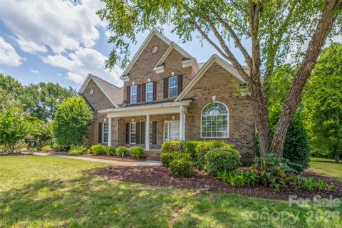 699 Beacontree Court active home in Laurel Park, Concord, NC