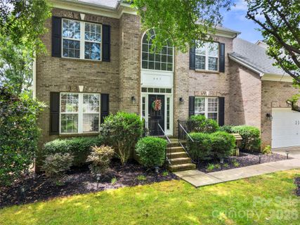 557 Fair Oaks Drive