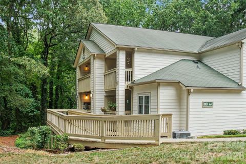 1001 Churchill Downs Court active home in Churchill Downs, Charlotte, NC