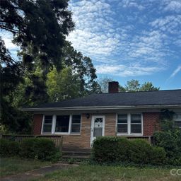 907 Maple Avenue