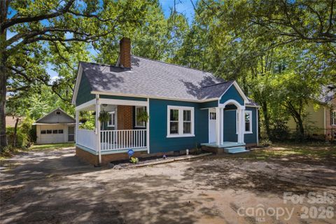 1909 2nd Avenue pending home in Longview, Hickory, NC