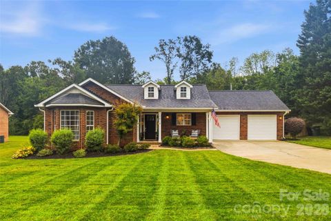 3414 Romany Drive pending home in Dogwood Acres, Monroe, NC