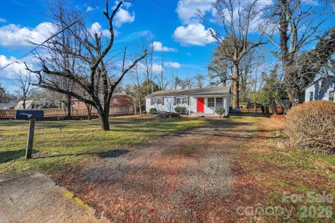 1512 N Deal Avenue pending home in Hillcrest, Newton, NC