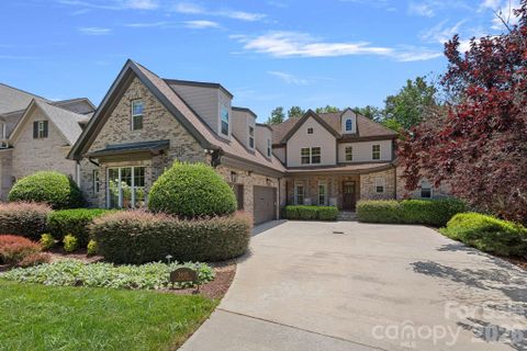 3813 Lakeside Drive