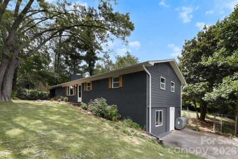 28 Pine Lane