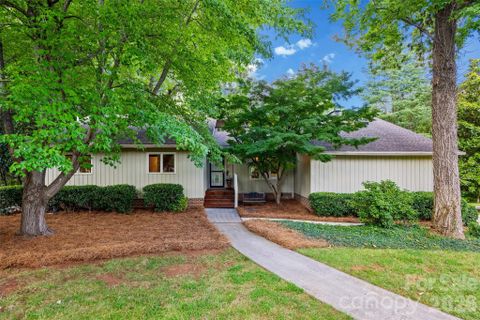 78 Honeysuckle Woods pending home in River Hills, Lake Wylie, SC