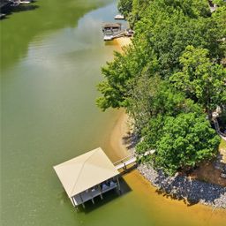 1031 Woodlake Lane