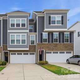 435 Lahinch Drive