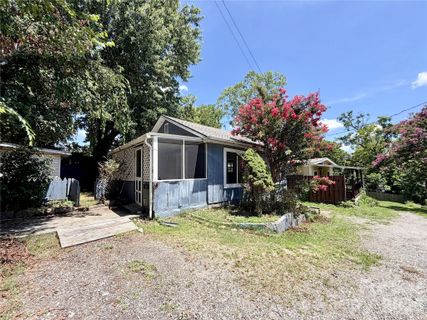 6 Leita Lane