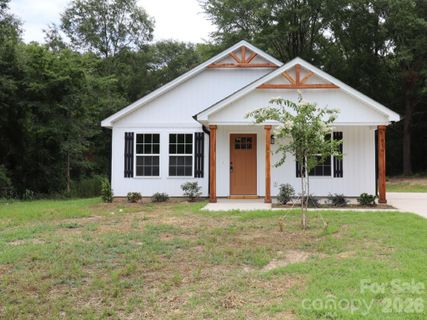 916 N Austin Road
