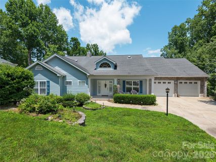 Homes in Chestnut Ridge, Hendersonville