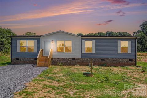 3034 Drake Circle active home in Cottonwood, Shelby, NC