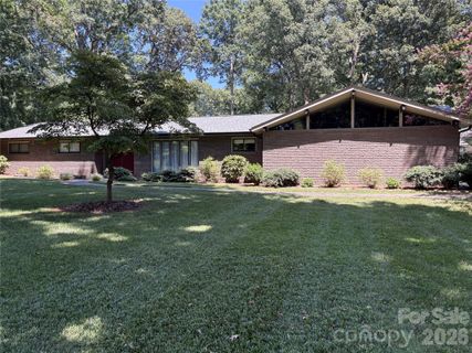 107 Augusta Drive active home in Shannon Acres, Statesville, NC