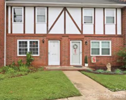 1300 Larchmont Place