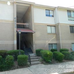 4902 Spring Lake Drive
