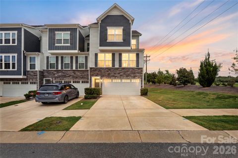 963 Portrush Lane active home in Trinity Townes, Tega Cay, SC