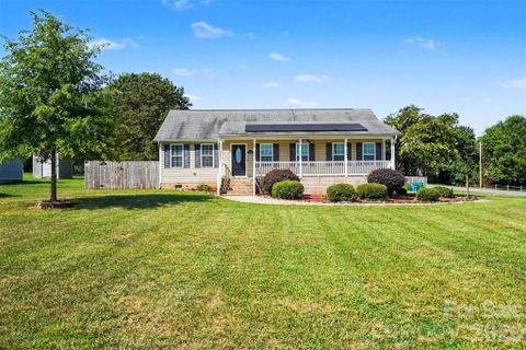 Homes in Hampton Meadows, Monroe