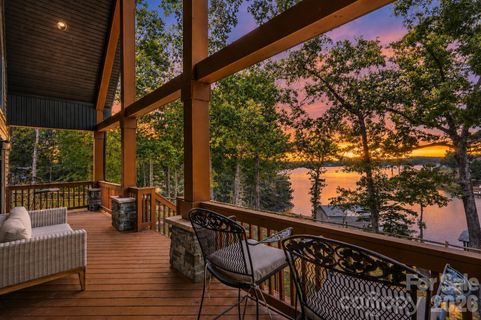 18532 Rosapenny Road pending home in Lake Wylie, Charlotte, NC