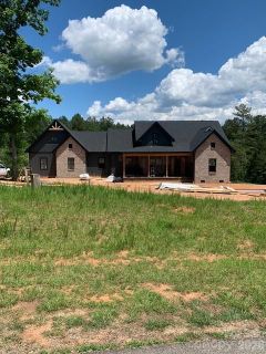 5529 Paddock Way pending home in The Waterfront Club, Granite Falls, NC