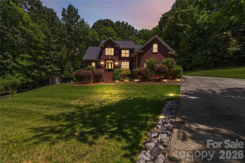 280 Catawba Crest Lane active home in Catawba Crest, Clover, SC