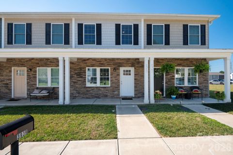 3939 Newhall Drive active home in Oak Hill, Hickory, NC