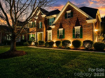 11118 Fountaingrove Drive pending home in Fountaingrove, Charlotte, NC