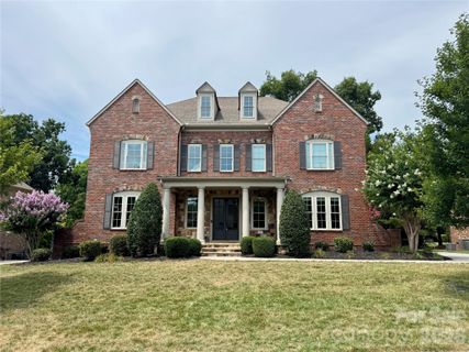 1004 Viscount Drive