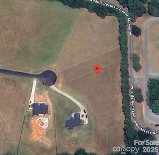 240 Houstons Hideaway Court active home in Yachtsmans Point, Lexington, NC