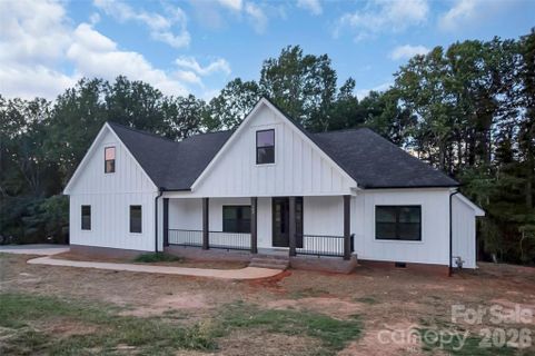 102 Candlewood Drive sold home in Woodbridge, Kings Mountain, NC