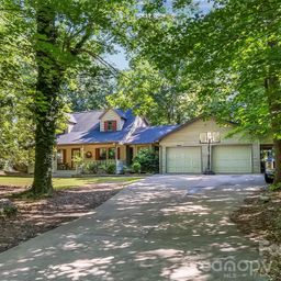 34 Lakeside Drive
